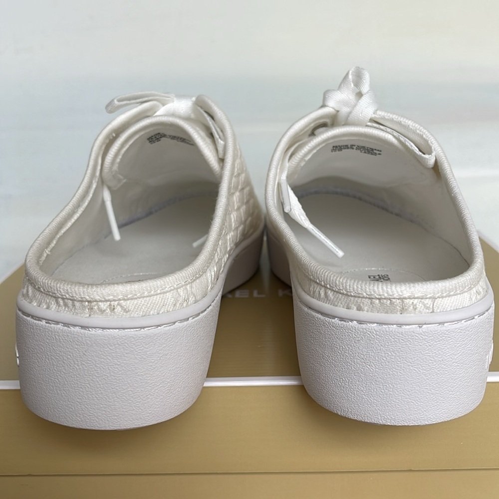 Michael Kors POPPY SLIDE SNEAKERS MK DEBOSSED WASHED DENIM
49T4POFP2D Platforms - Picture 13 of 16